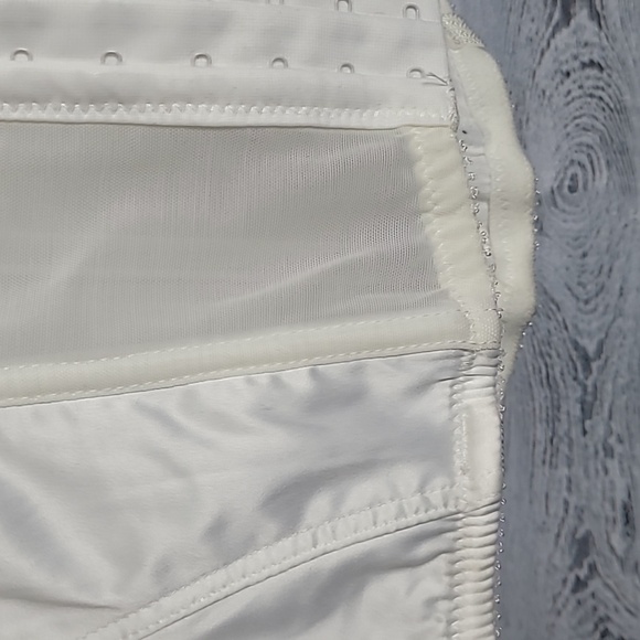 Parfait by Affinitas Cream Corset Tank Top Sz 38D - Picture 8 of 8